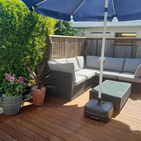 빌라 Modern Townhouse Centrally Located In