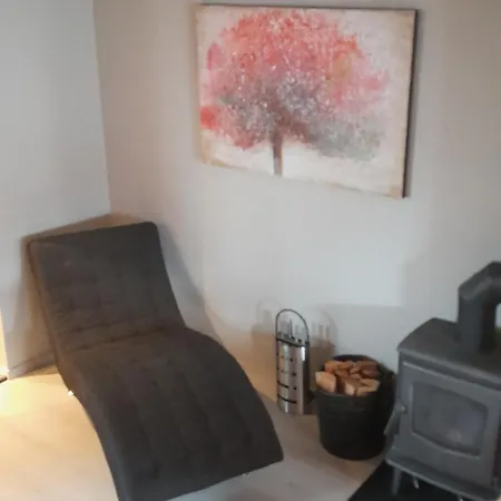 Modern Townhouse Centrally Located In * 스타베른