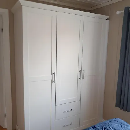 Modern Townhouse Centrally Located In 빌라 스타베른