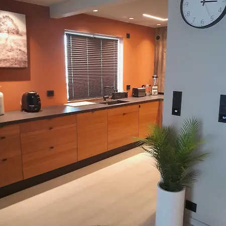 Modern Townhouse Centrally Located In 빌라 스타베른
