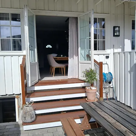 Modern Townhouse Centrally Located In Villa